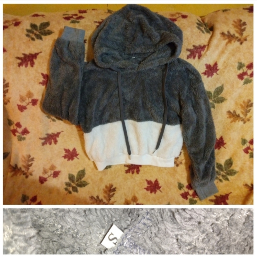 Ladies soft pullover with hood